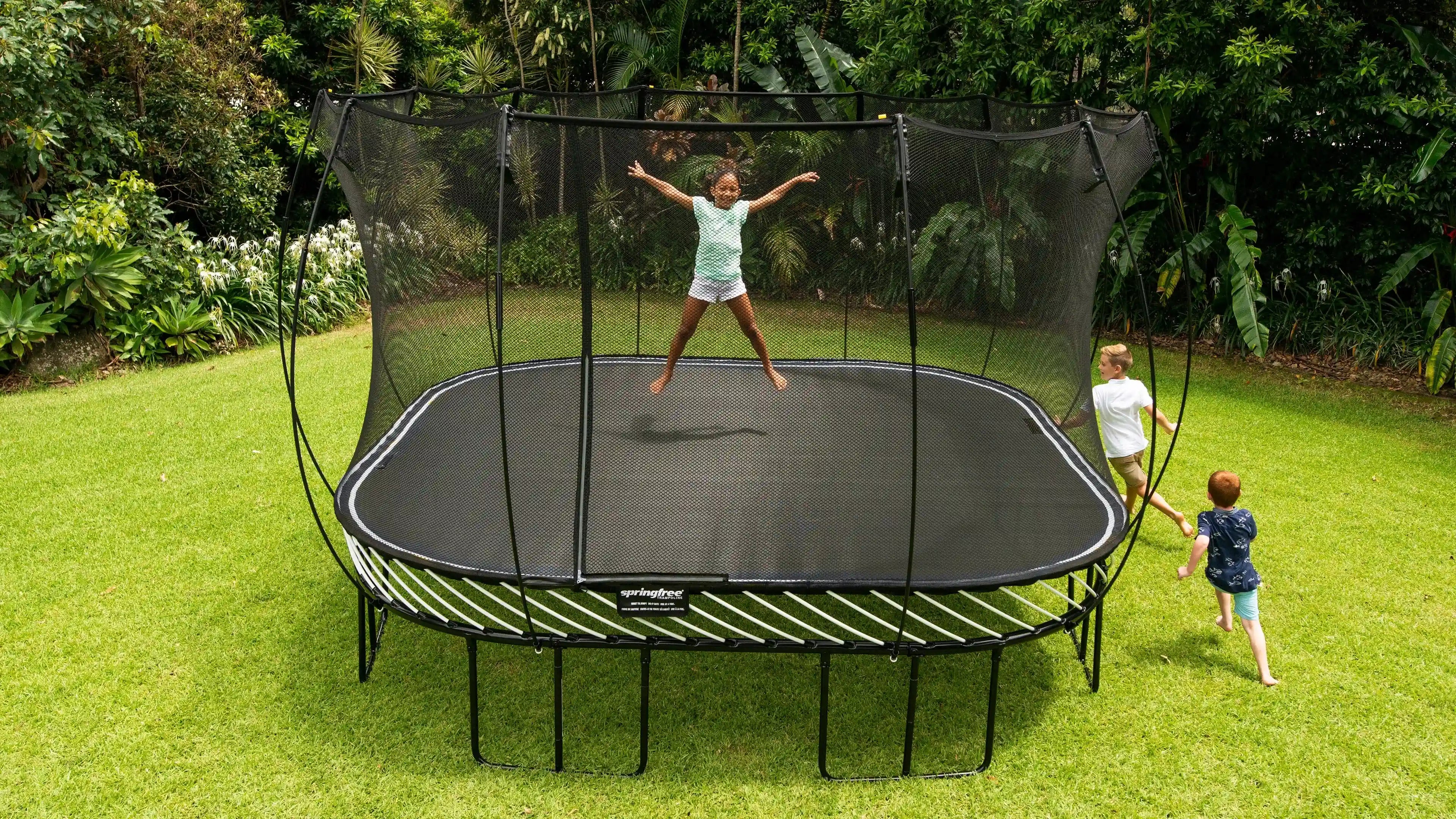 Jumbo Square 13ft Trampoline | Springfree® Trampoline